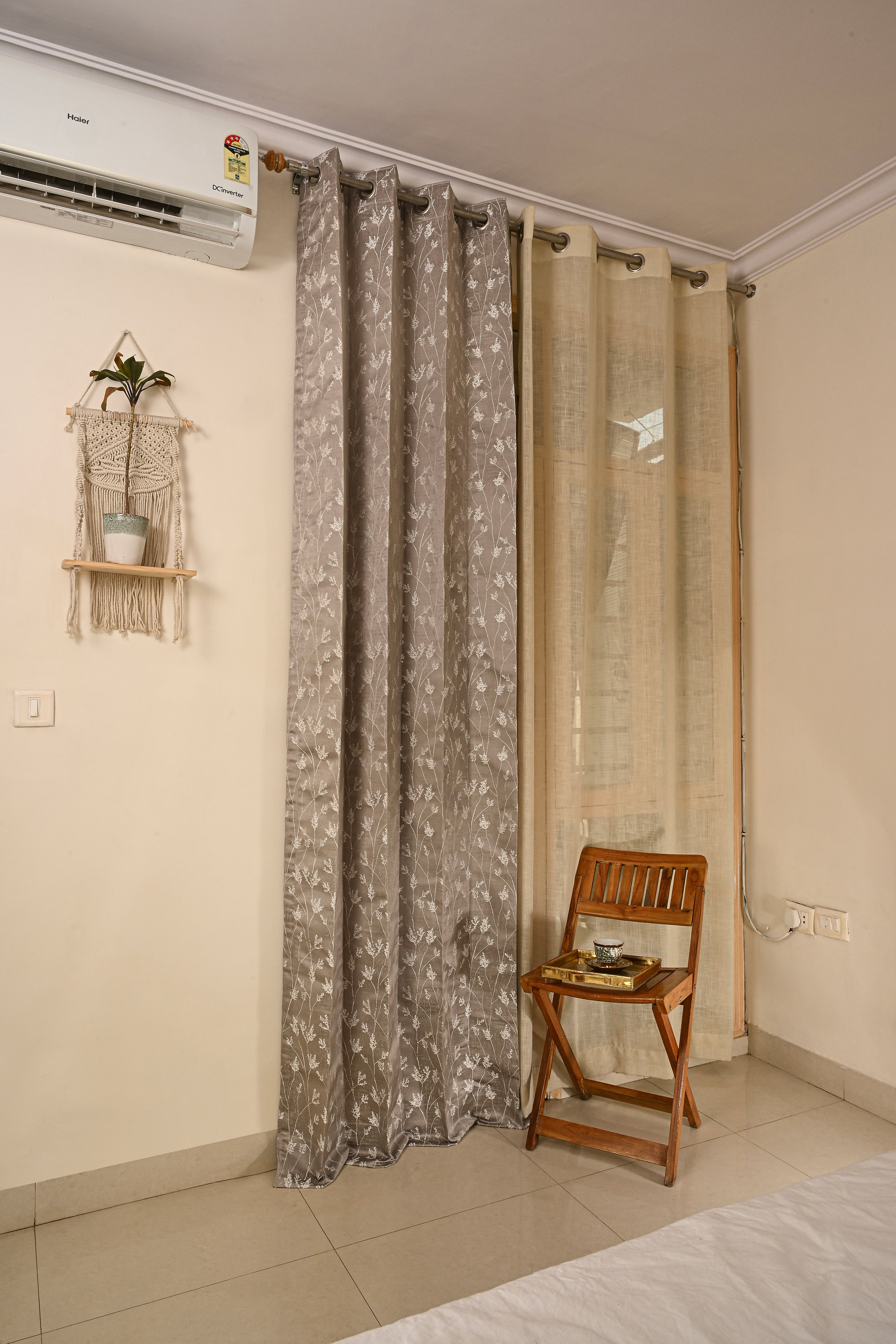 Saukins Natural V Grey Curtain