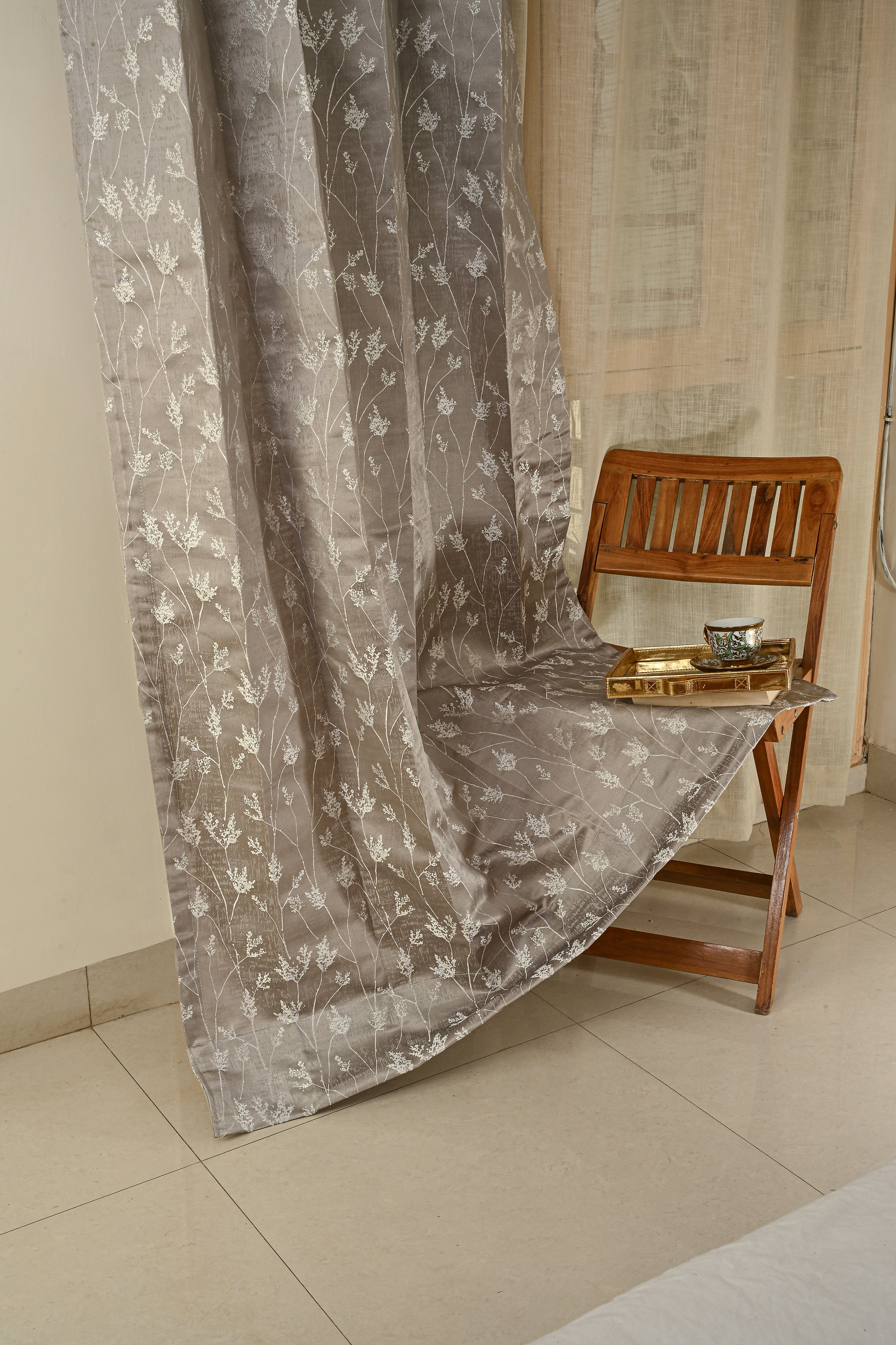 Saukins Natural V Grey Curtain