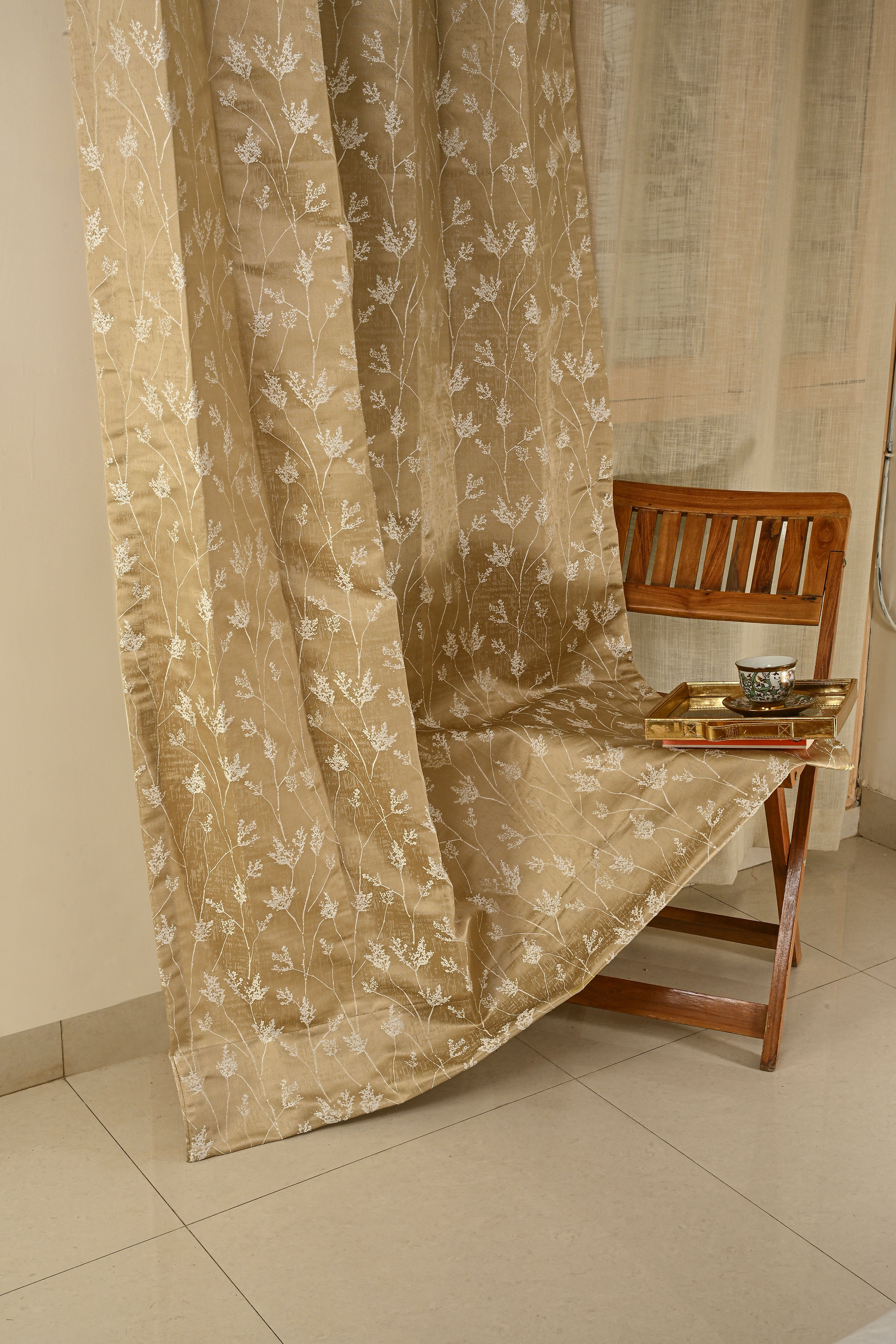 Saukins Natural V Golden Curtain