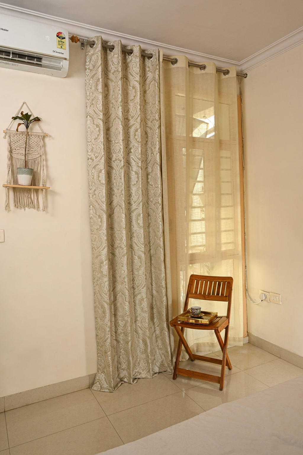 Saukins Taj III Green Curtain
