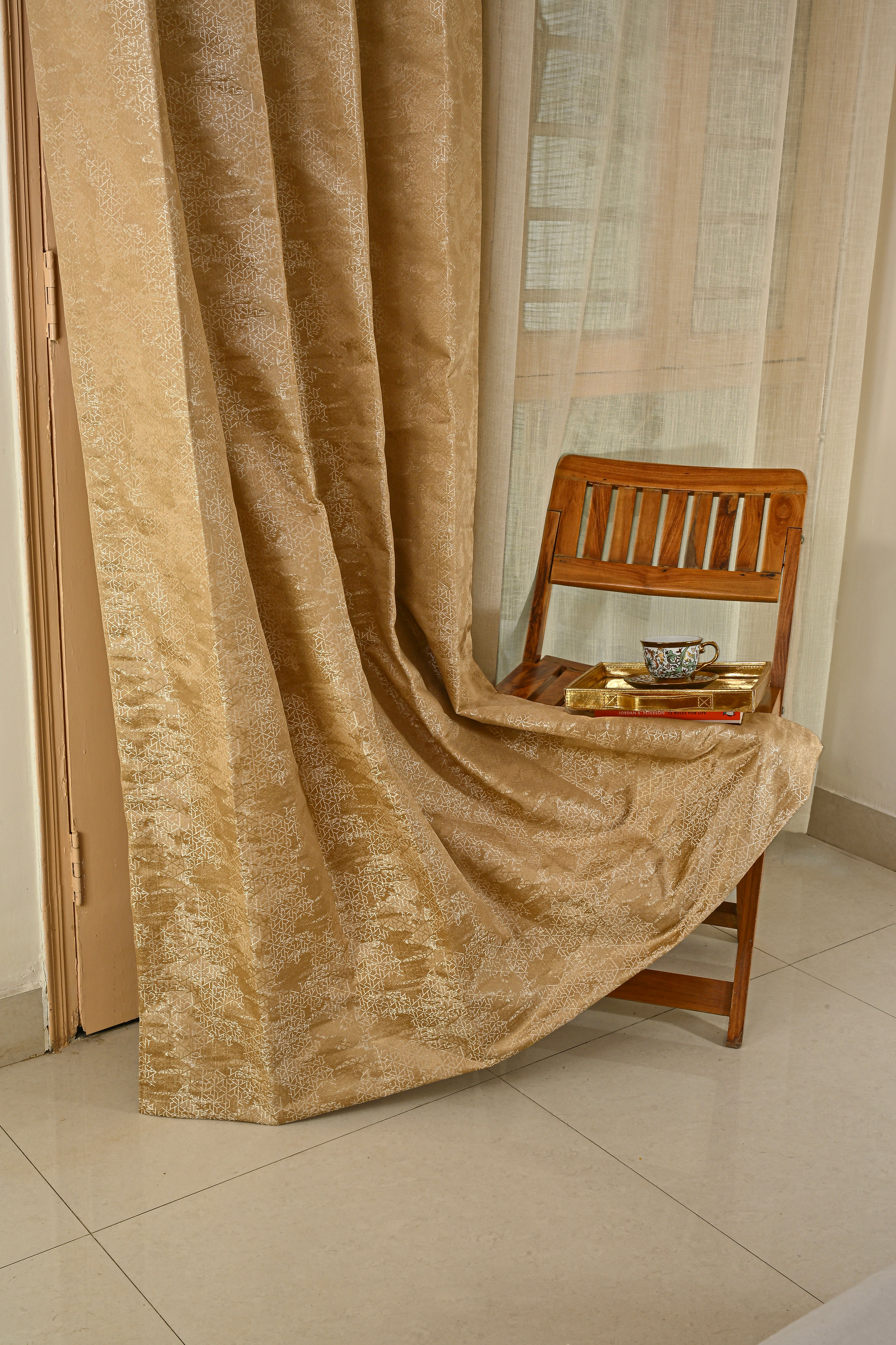 Saukins Geometry IV Golden Curtain