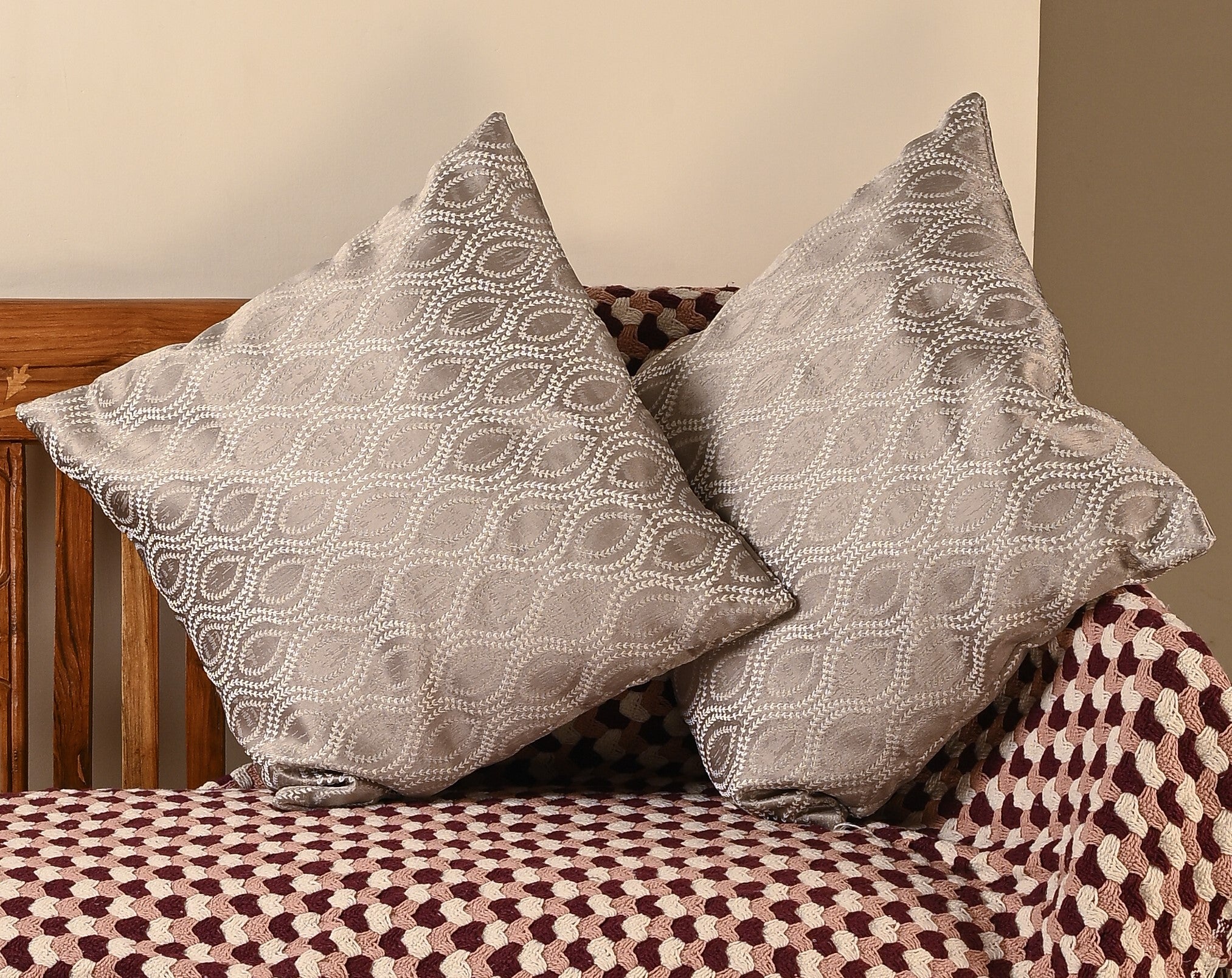 Saukins Elegance I Grey Cushion Cover
