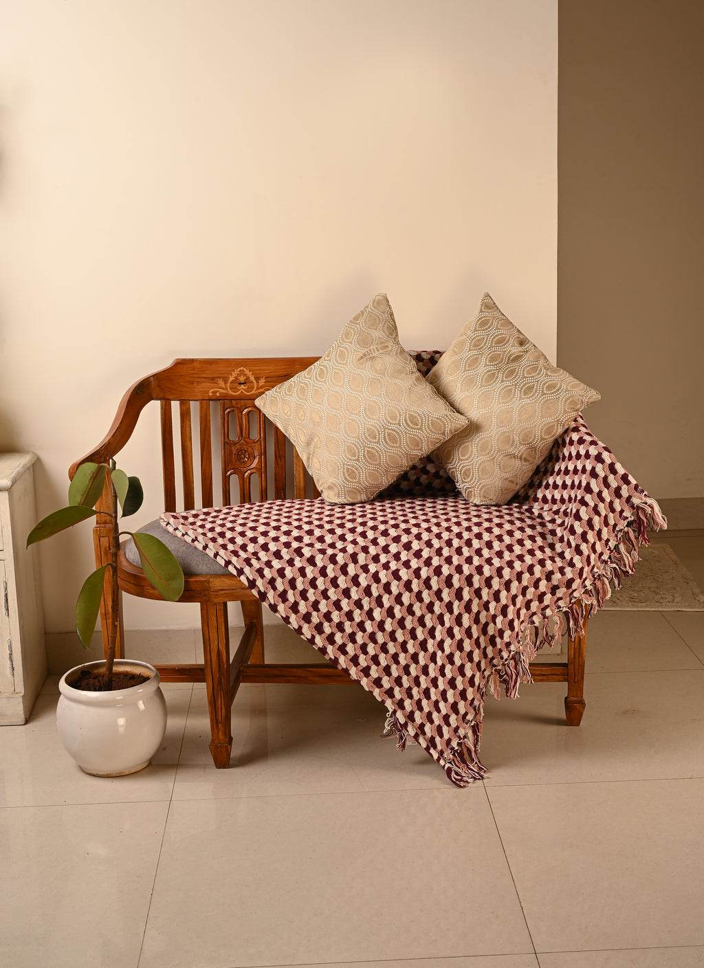 Saukins Elegance I Warm Taupe Cushion Cover