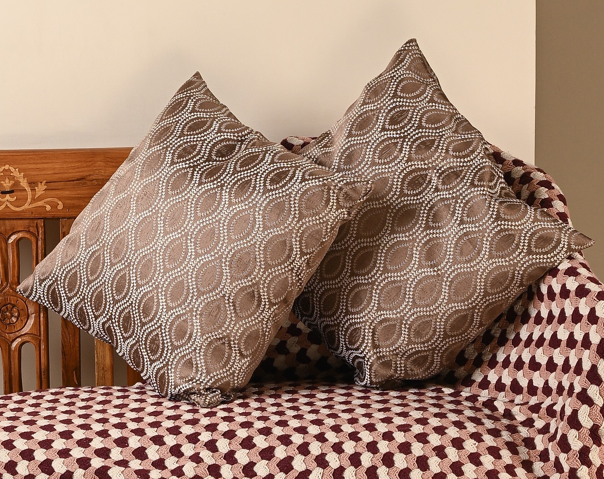 Saukins Elegance I Brown Cushion Cover