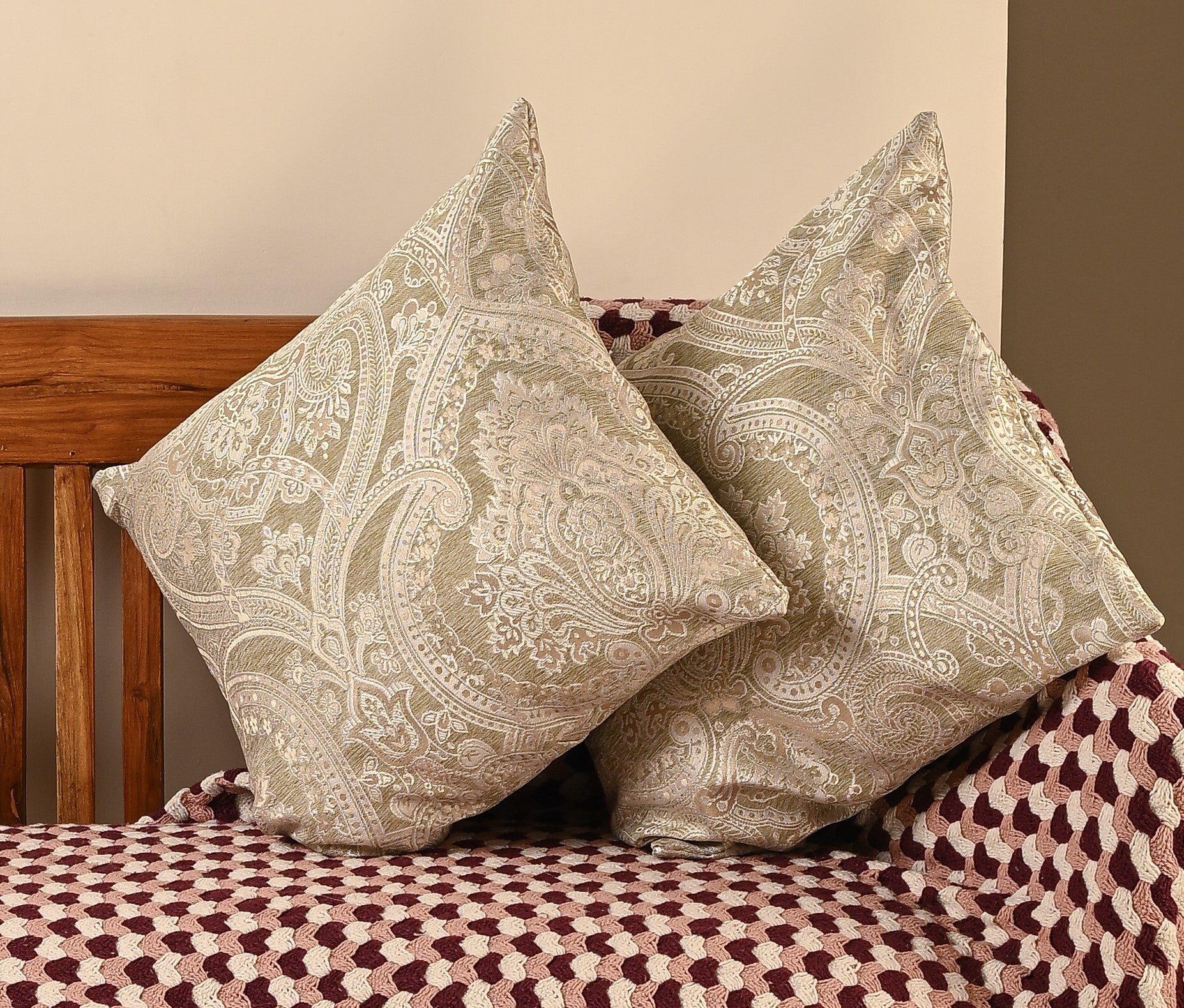 Saukins Taj III Green Cushion Cover