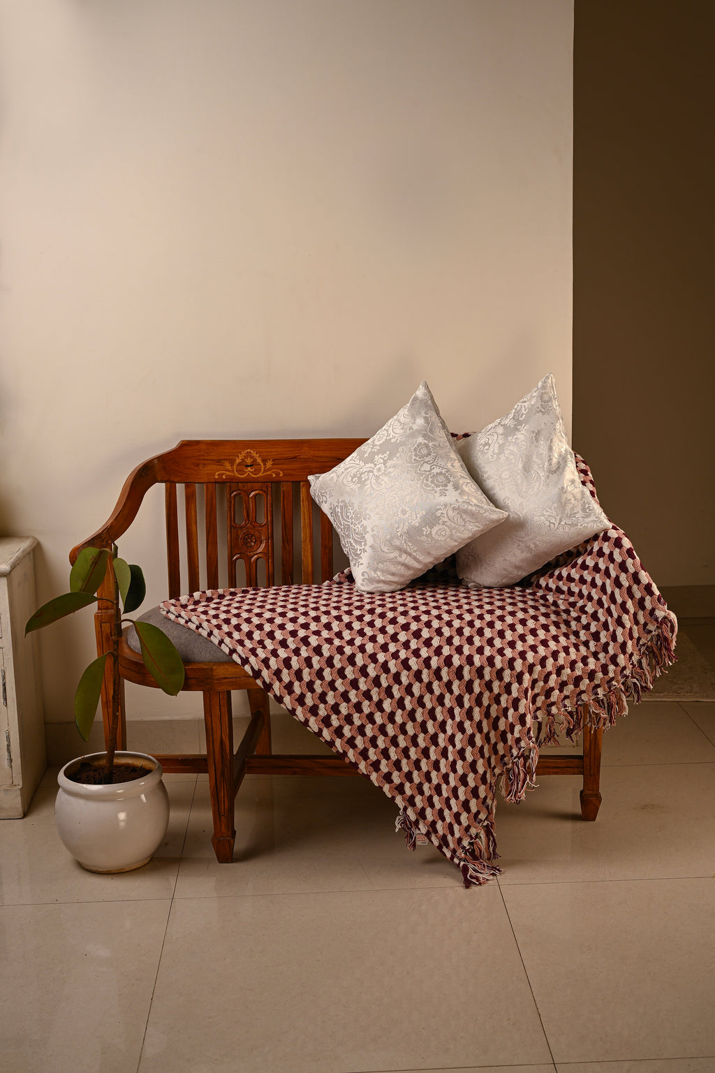 Saukins Taj I White Cushion Cover