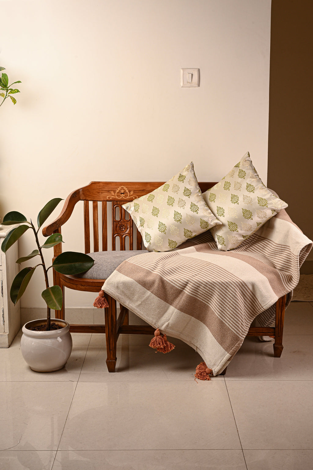 Saukins Elegance III Green cushion cover