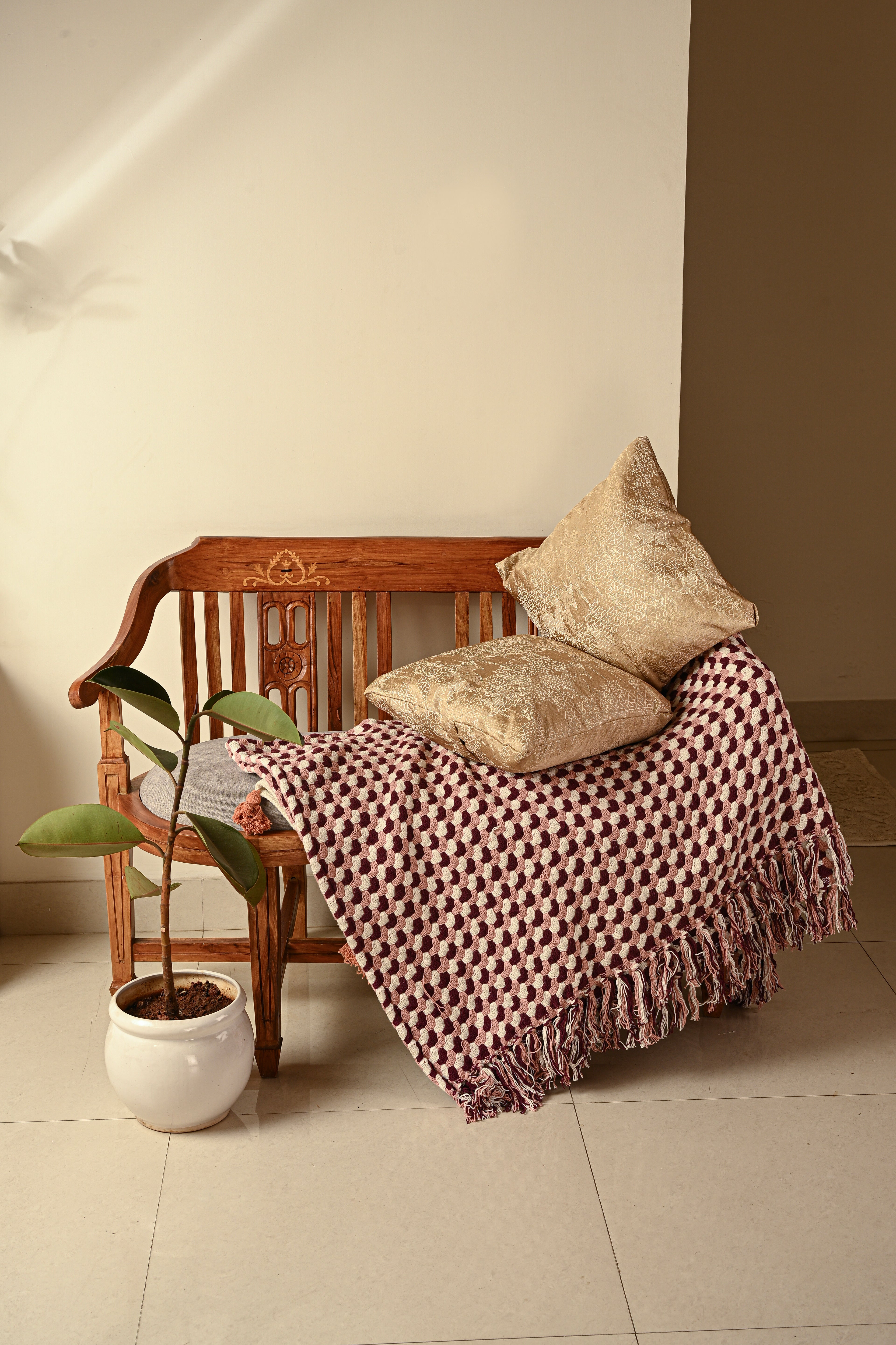 Saukins Geometric II Golden Cushion Cover