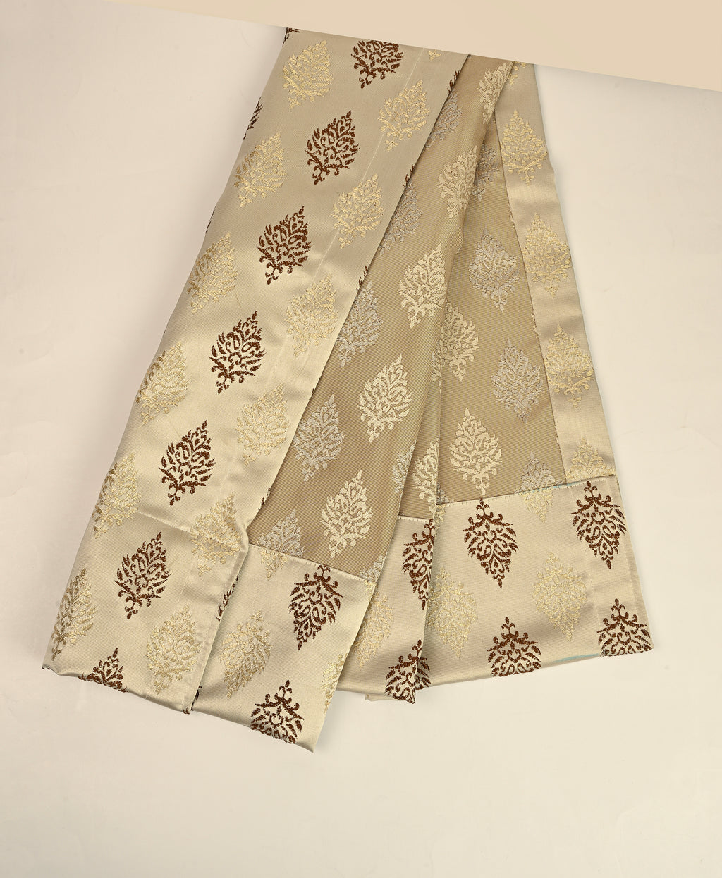 Saukins Elegance I Brown Damas Pattern Curtain