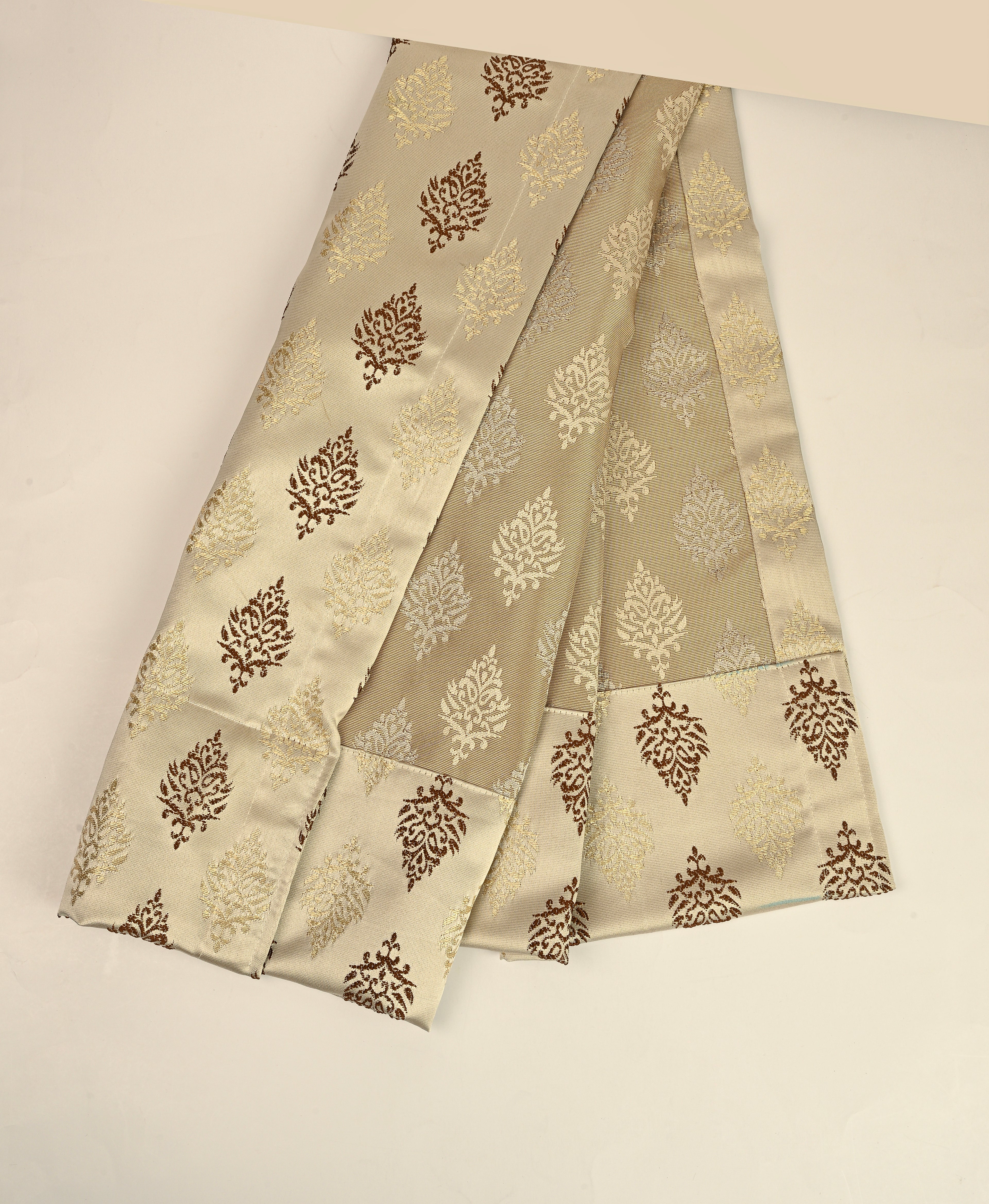 Saukins Elegance I Brown Damas Pattern Curtain