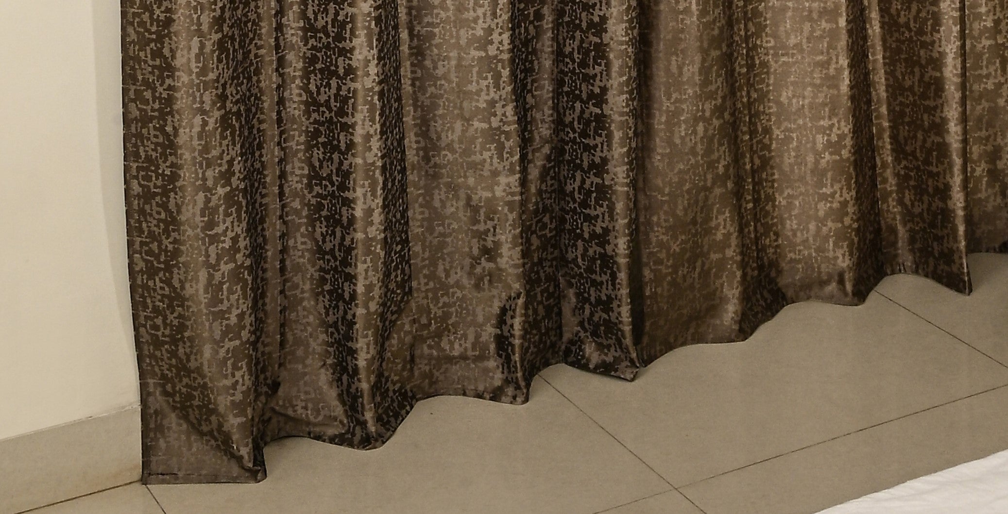 Saukins Geometry II Brown Curtain