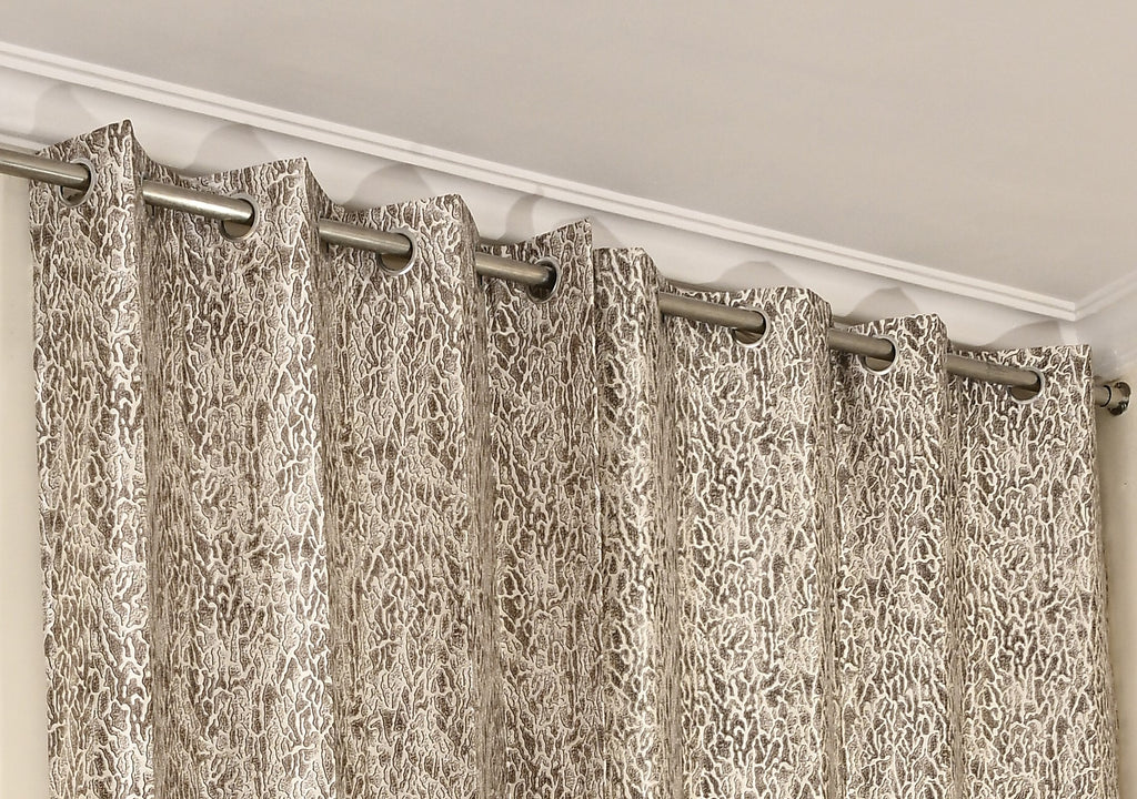 Saukins Natural IV Brown Curtain