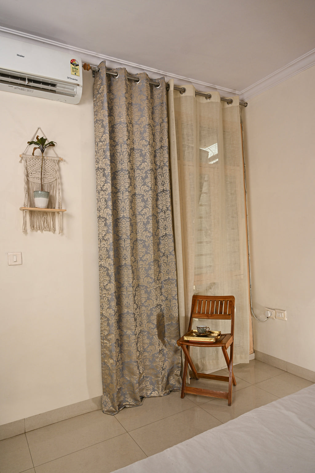 Saukins Taj I Grey Curtain