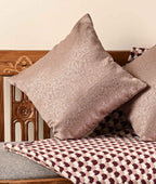 Saukins Plain I Vine Cushion Cover