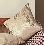 Saukins Elegance II Golden Cushion Cover