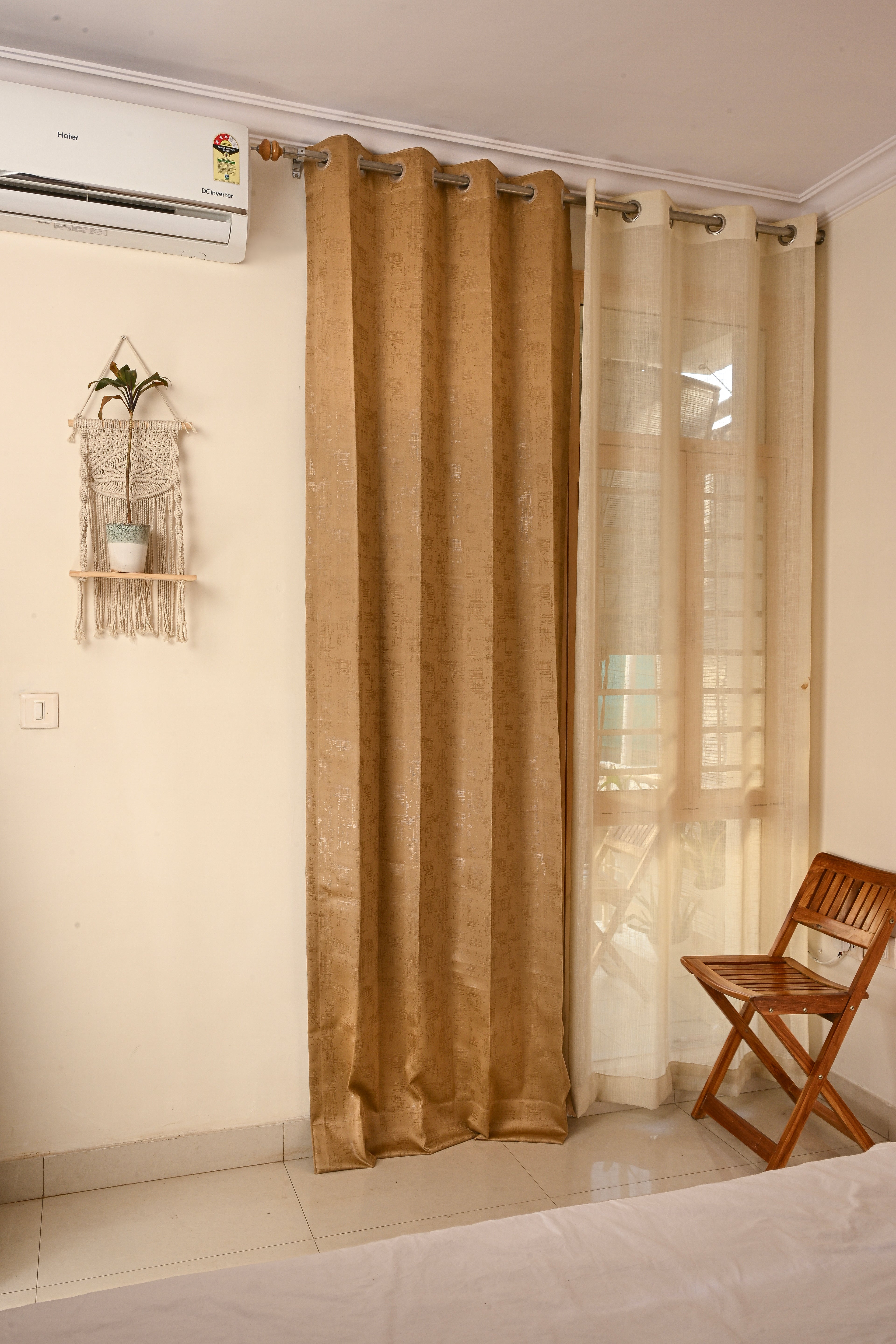 Saukins Geometry I Golden Curtain